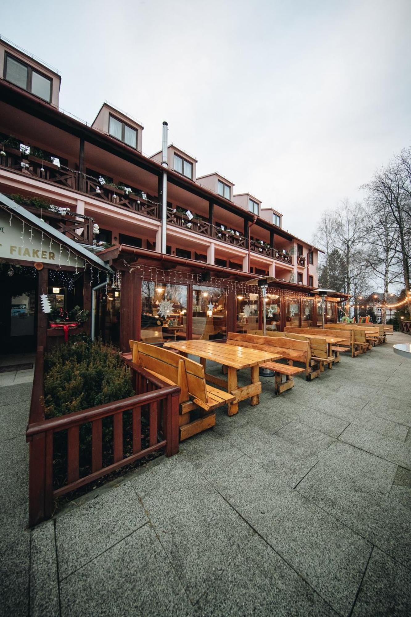 Wellness Penzion Zora Family Tatranska Lomnica Exterior photo