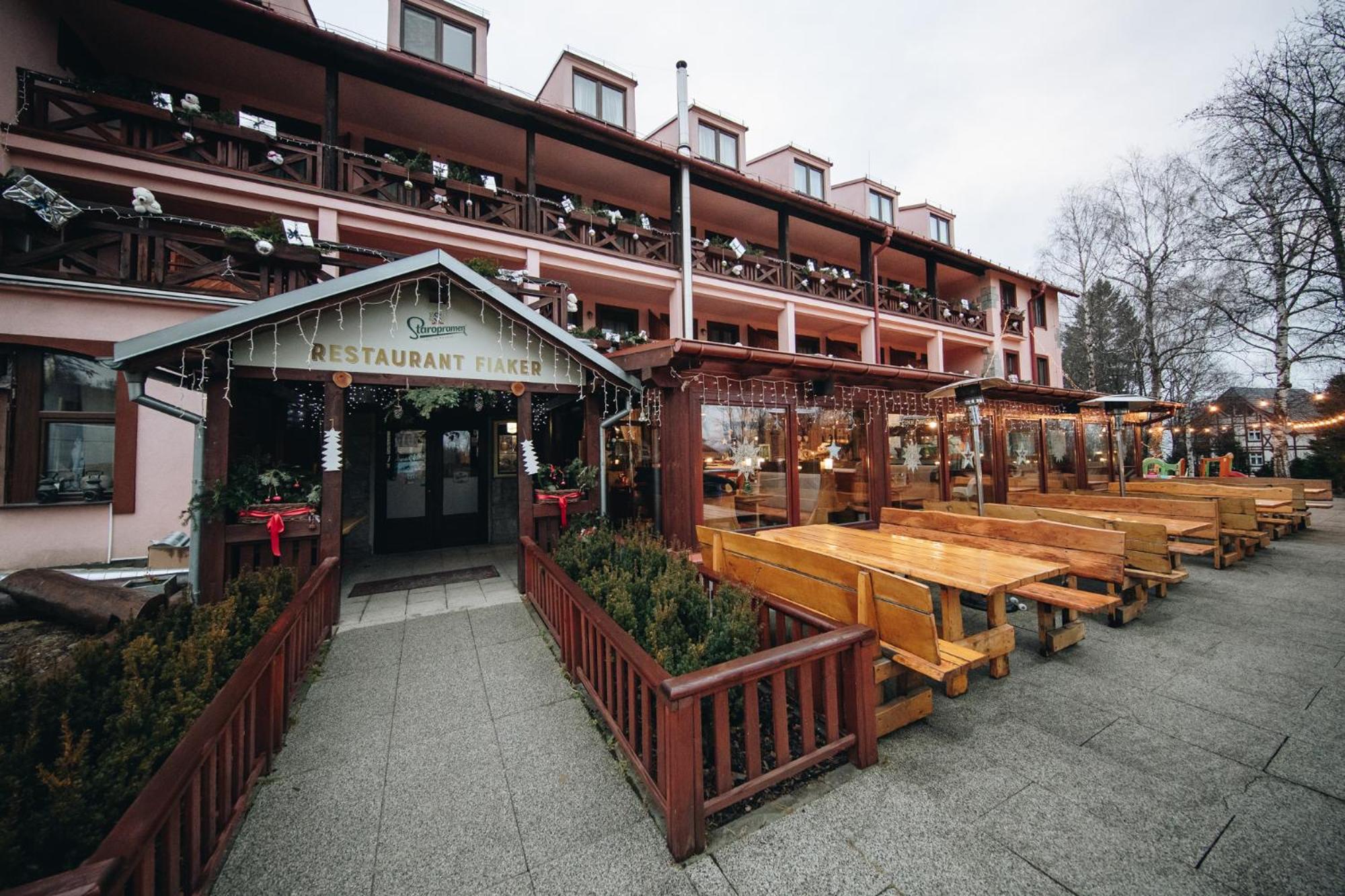 Wellness Penzion Zora Family Tatranska Lomnica Exterior photo
