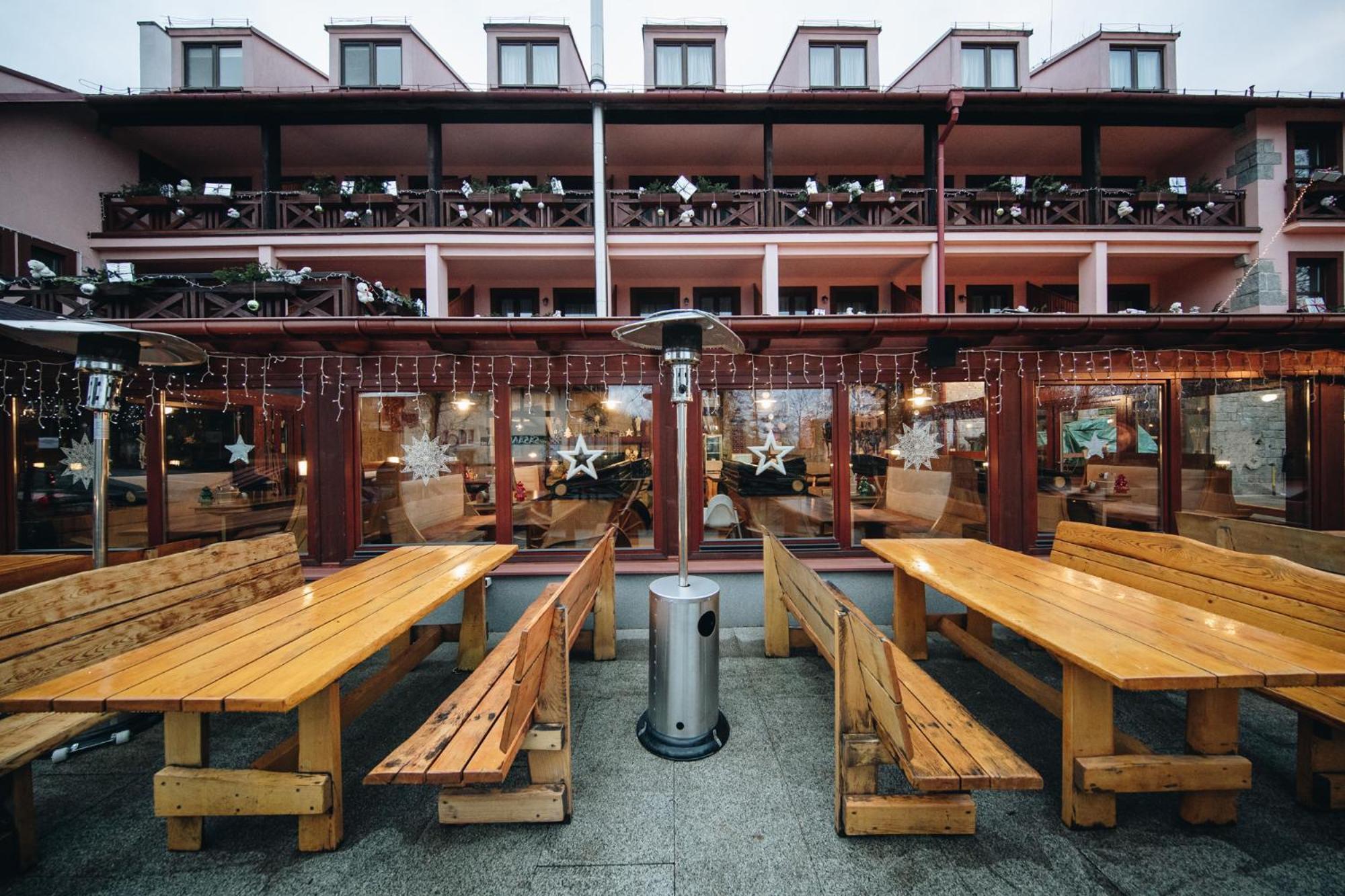 Wellness Penzion Zora Family Tatranska Lomnica Exterior photo